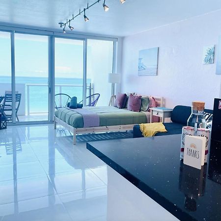 Balcony Direct Ocean Front. Free Valet Parking. Right At Ocean. Daire Miami Beach Dış mekan fotoğraf