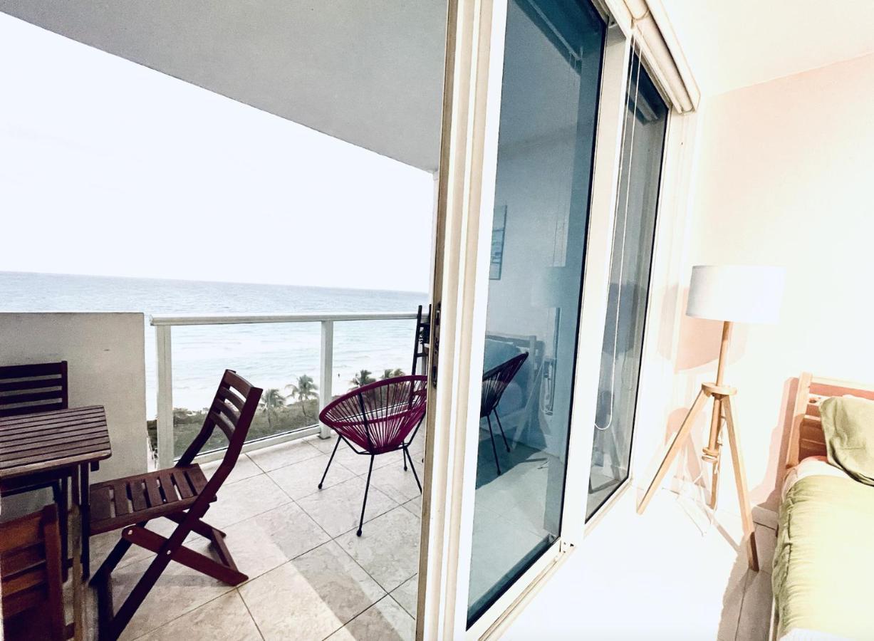 Balcony Direct Ocean Front. Free Valet Parking. Right At Ocean. Daire Miami Beach Dış mekan fotoğraf