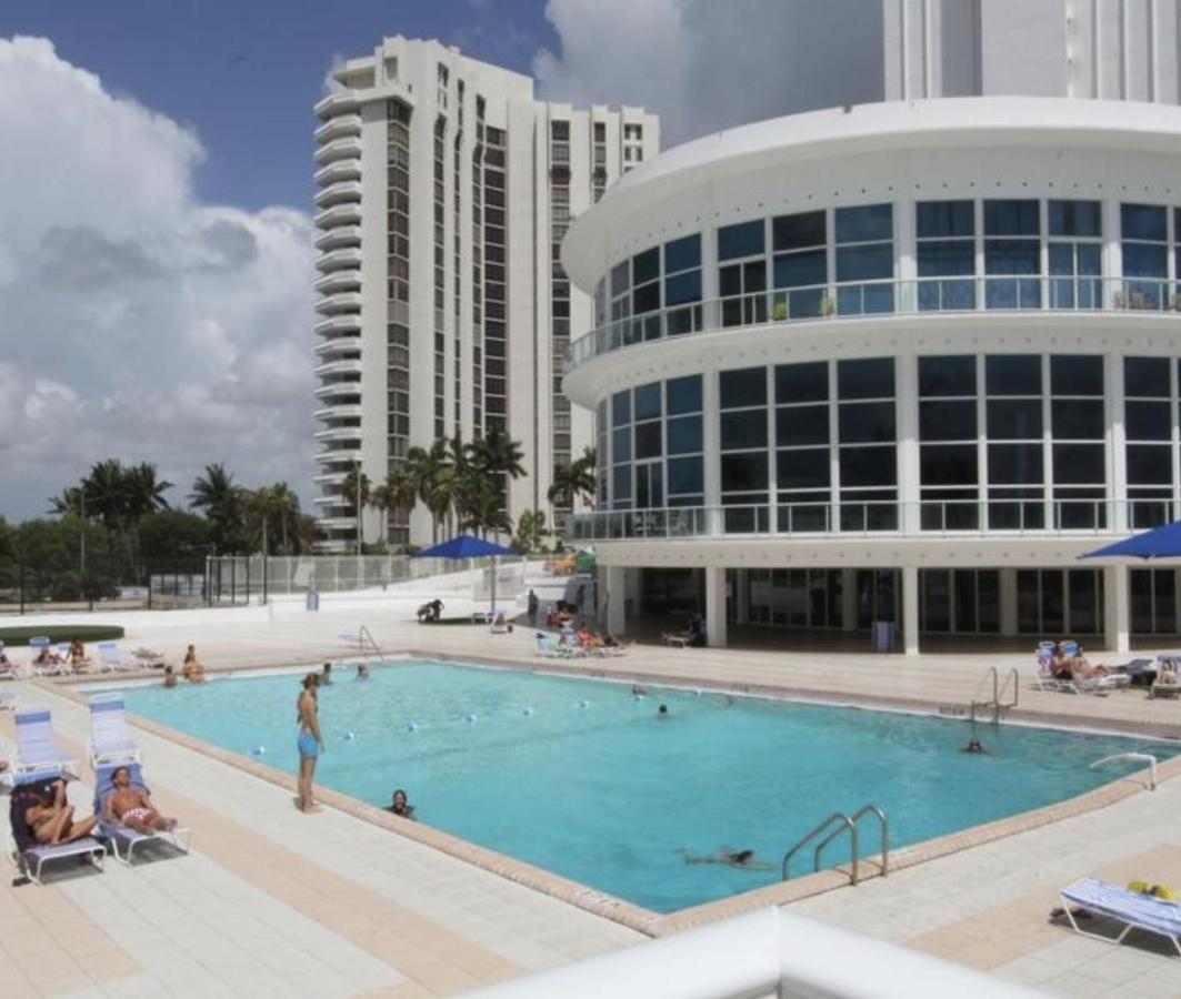 Balcony Direct Ocean Front. Free Valet Parking. Right At Ocean. Daire Miami Beach Dış mekan fotoğraf